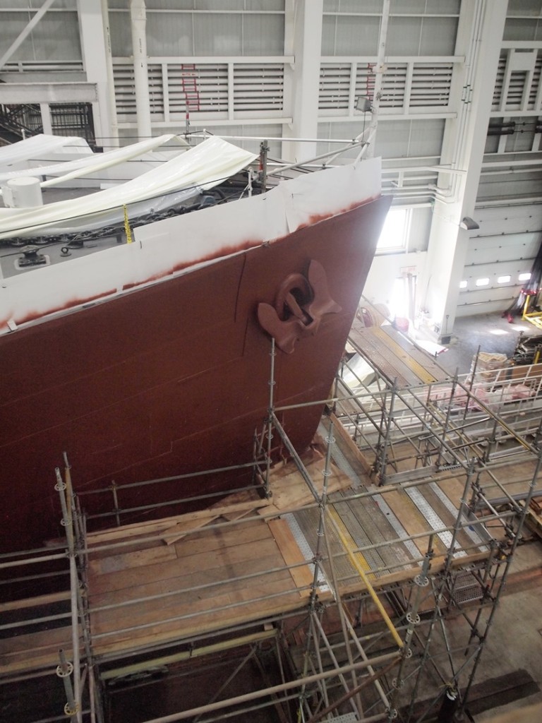 View of SACKVILLE's bow and starboard side anchor. HMCS SACKVILLE in the Fleet Maintennce Facilty, Cape Scott in HMC Dockyard in Halifax on 30 Septemebr 2018. Roger Litwiller Collection, courtesy Roger Litwiller. (RTL08929)