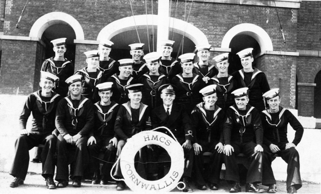 Basic Training class of Howard Abbott at HMCS CORNWALLIS around 1943. Abbott is middle row, second from left.
Roger Litwiller Collection, courtesy Howard Abbott, RCNVR. (RTL-HA028)