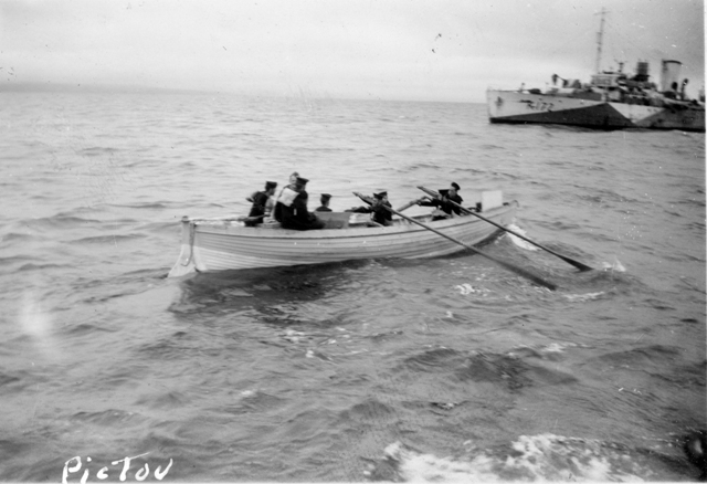 HMCS WASAGA Boats Crew