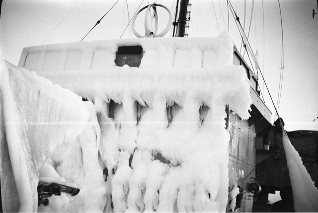 HMCS WASAGA's Bridge Iced