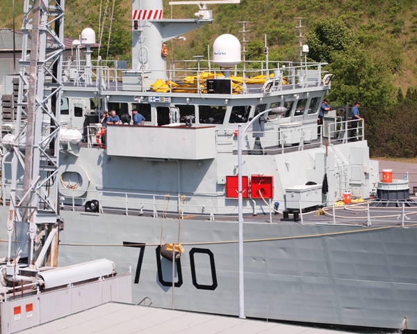 HMCS KINGSTON at Iroquois Lock