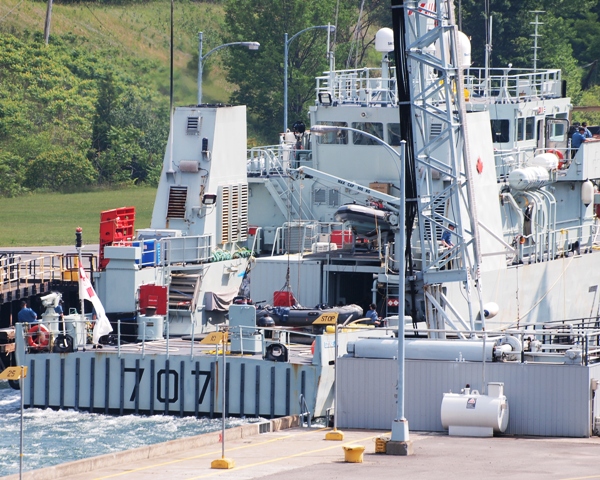 HMCS KINGSTON Locking Through