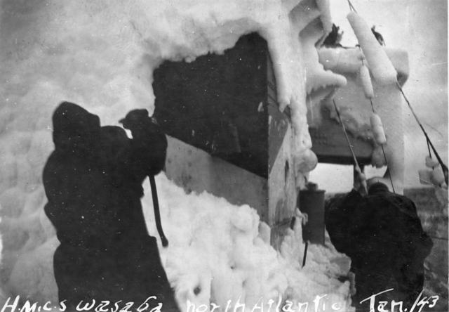 HMCS WASAGA in Ice
