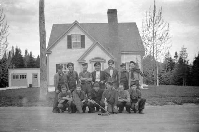 HMCS WASAGA's Ball Team