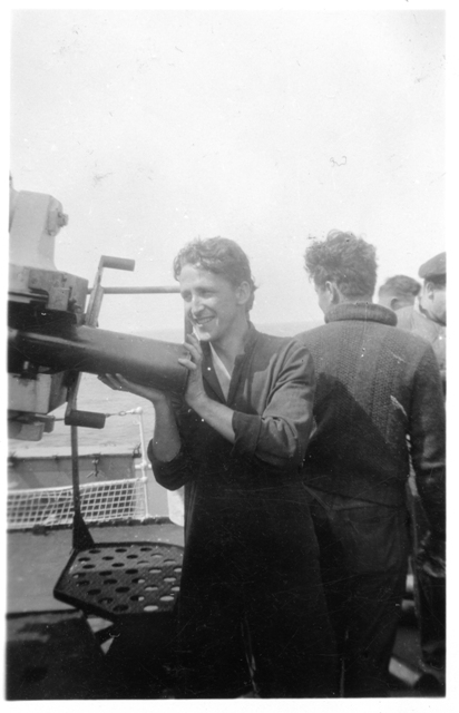 HMCS IROQUOIS Gun Crew
