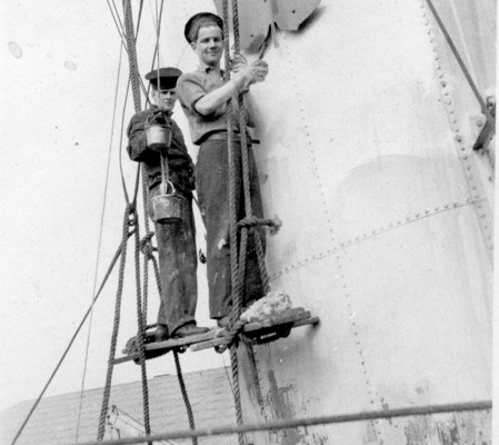 HMCS IROQUOIS’s Maple Leaf