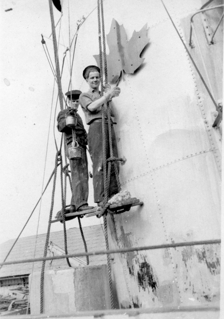 HMCS IROQUOIS's Maple Leaf