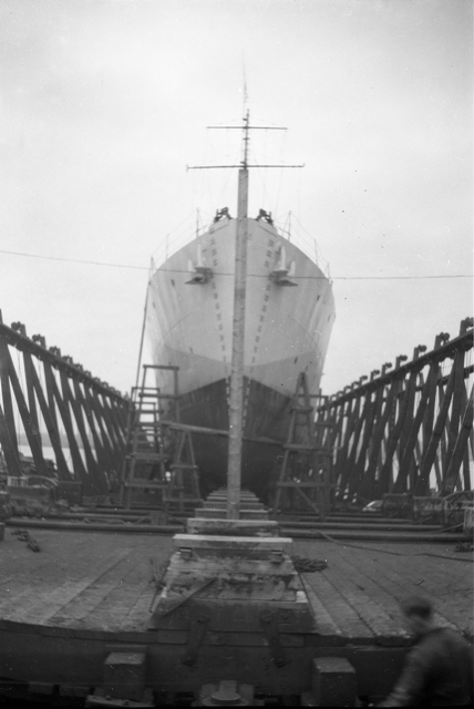 HMCS WASAGA Out of the Water