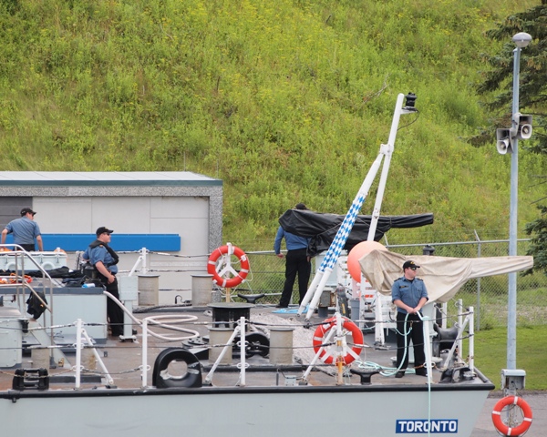 HMCS TORONTO -Saluting Guns