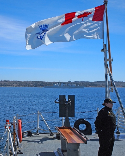 HMCS MONTREAL Sentry