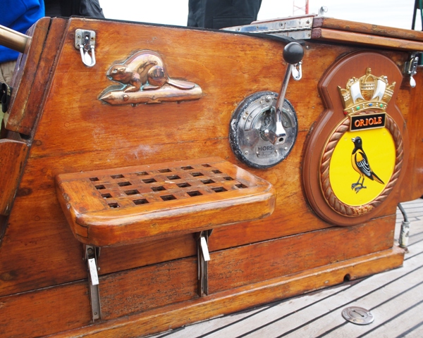 HMCS ORIOLE's Badge