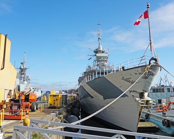 HMCS REGINA Painting Ship