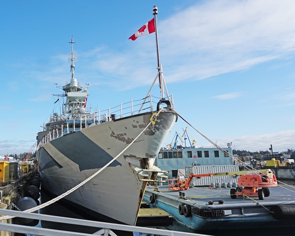 HMCS REGINA Painting Ship