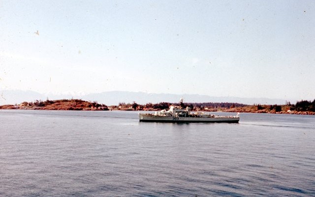 HMCS BEACON HILL arriving ESQUIMALT
