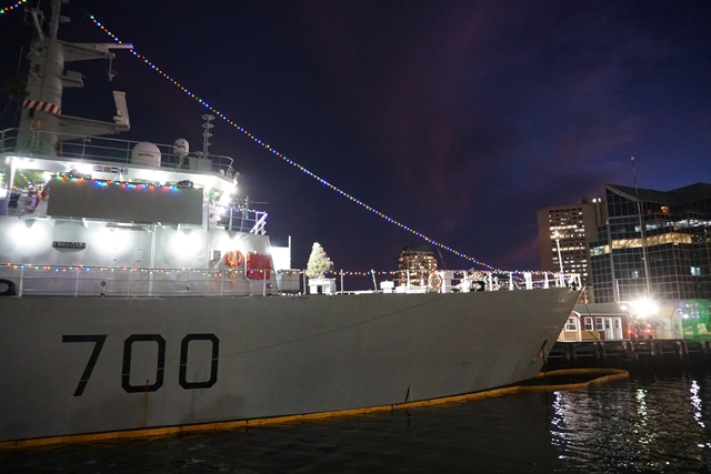 HMCS KINGSTON Christmas